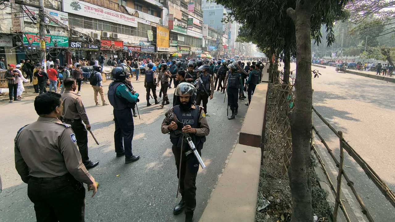 শান্তি চুক্তি এক মাসও টিকলো না, ফের সংঘর্ষে জড়ালো শিক্ষার্থীরা