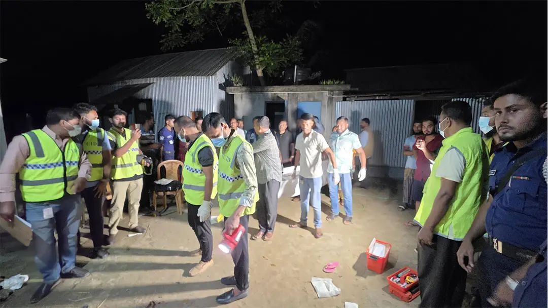 ফরিদপুরে মা-মেয়েসহ ৩ জনকে কুপিয়ে হত্যা
