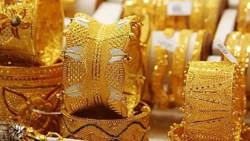 স্বর্ণের দাম কমেছে, ভরিতে ২,১৫৮ টাকা কমানো হলো
