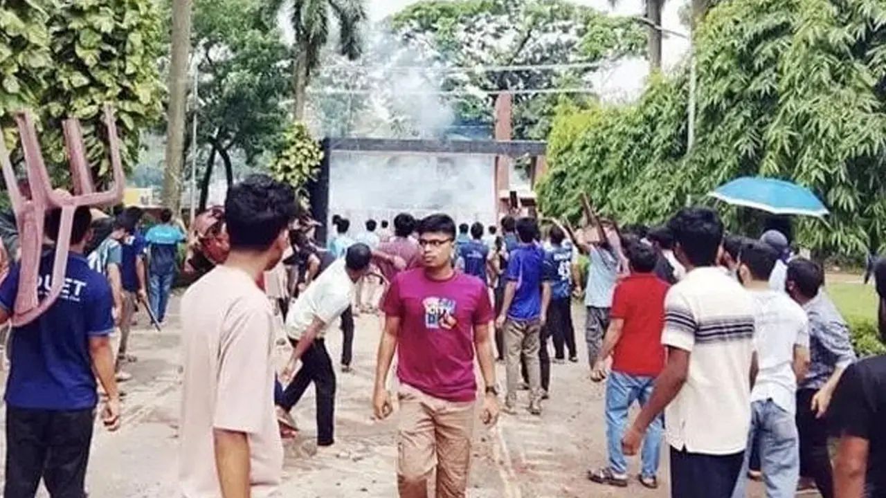 ডুয়েটে ভিসি নিয়োগ ঘিরে রণক্ষেত্র, সংঘর্ষে আহত অন্তত ১৫