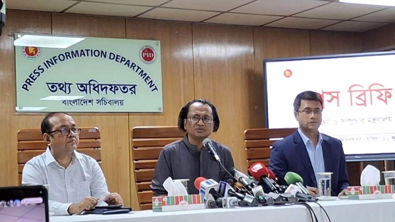দুই ঘণ্টা বসিয়ে রাখার প্রতিবাদ হিসেবে ভারতে প্রবেশ না করে দেশে ফিরেছি : উপদেষ্টা জাহেদ